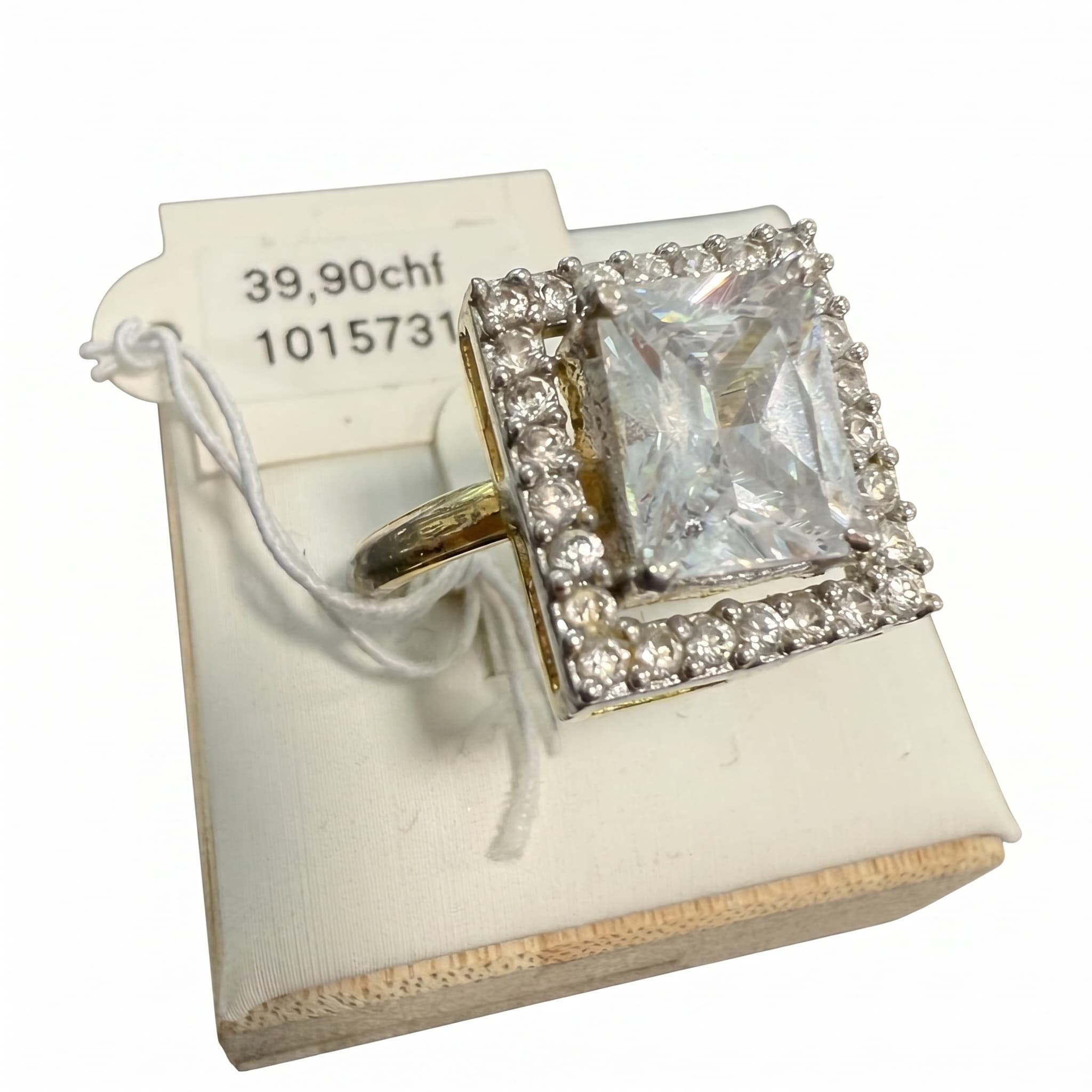 Bague solitaire princesse zircon halo bicolore