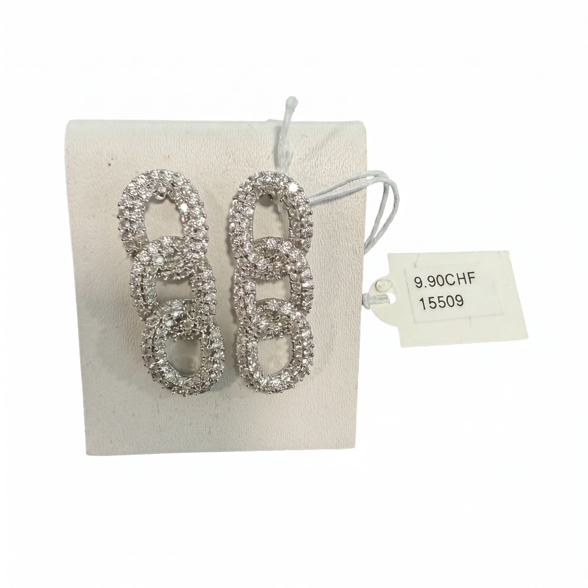 Boucles d'oreilles pendantes maillons pavees zircons argentée
