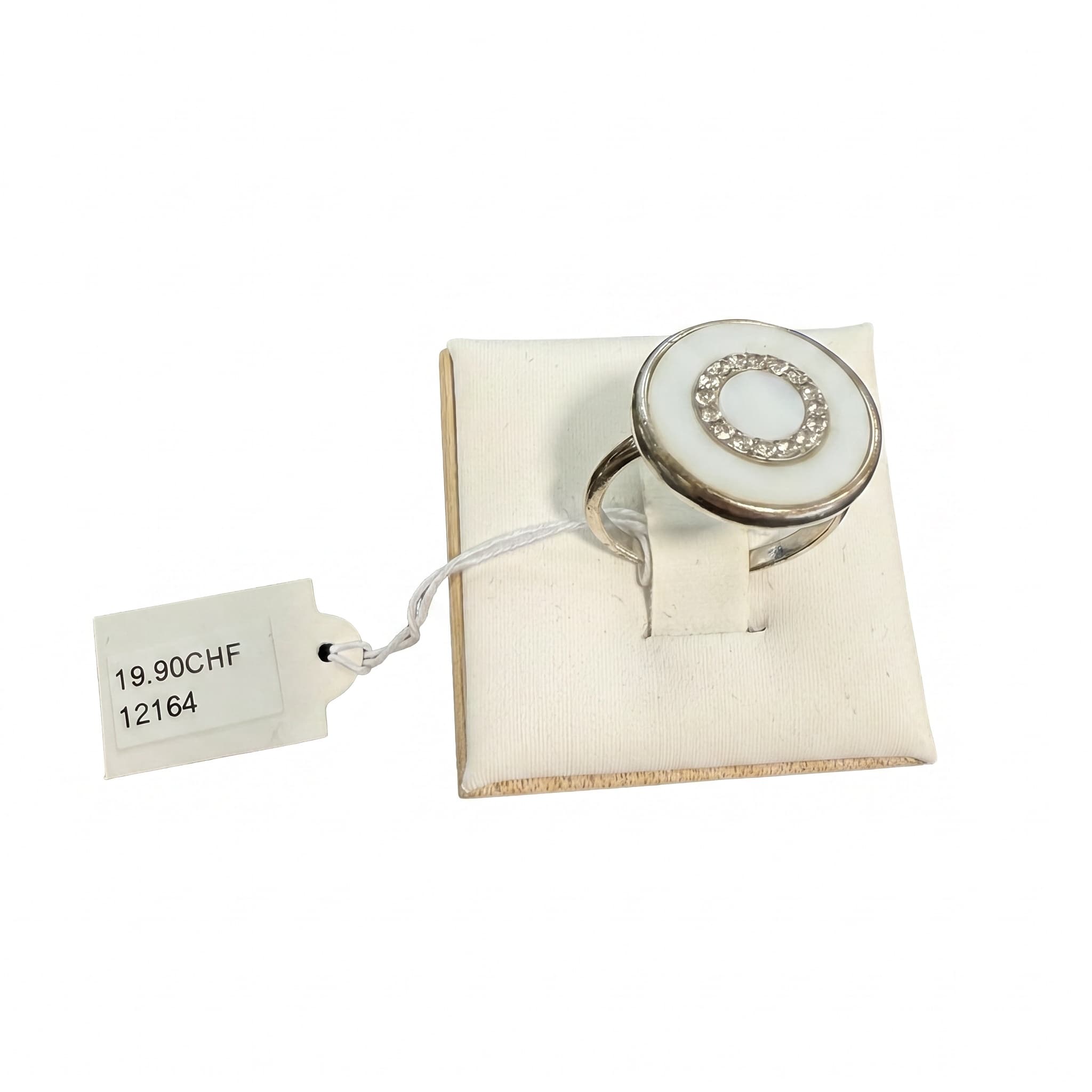 Bague ronde émail blanc cercle zircons argentée