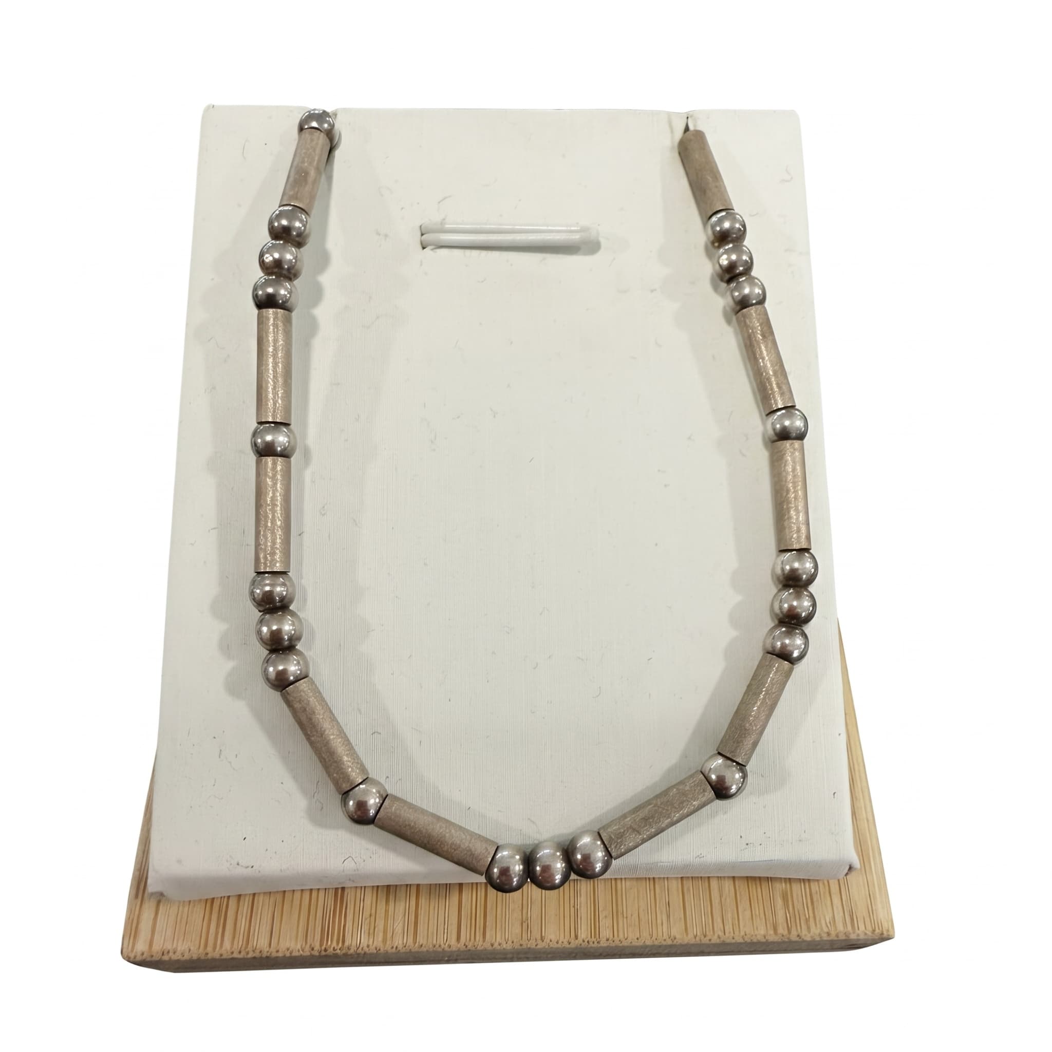 Collier perles tubes et boules argentée