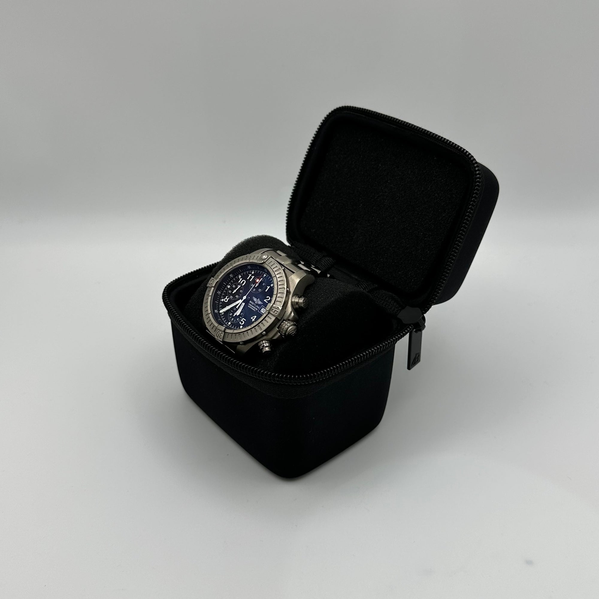 Breitling Avenger E133